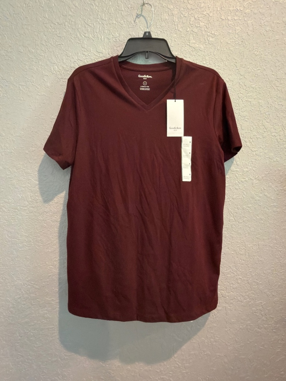 Mens Goodfellow Burgundy V Neck T Shirt - Size M